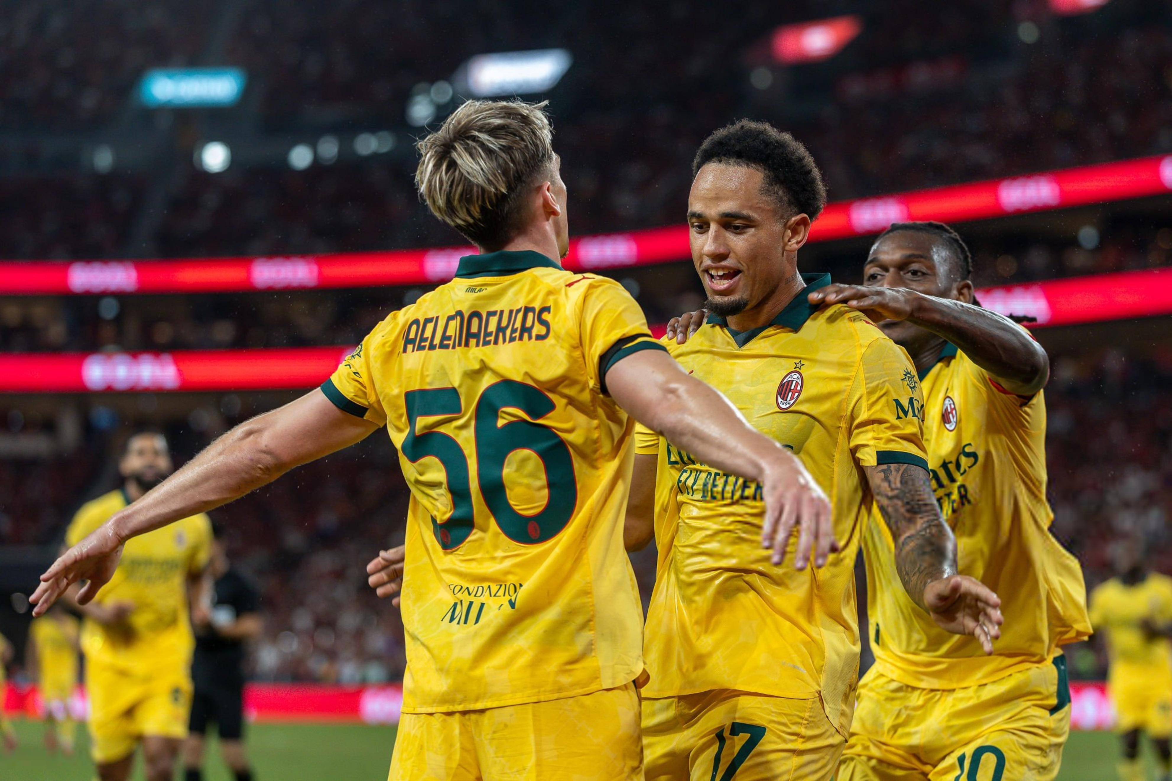 ayx-AC米兰训练开放日；国际比赛日临场应变引欢呼；葡超在即；团队化学反应显著的简单介绍